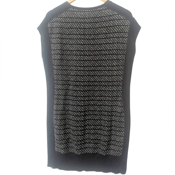 Athleta Thereafter Black and White‎ V-Neck Sleeveless Sweater Dress Size Medium - Picture 2 of 4